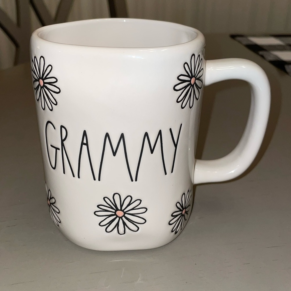 Rae Dunn Grammy Mug